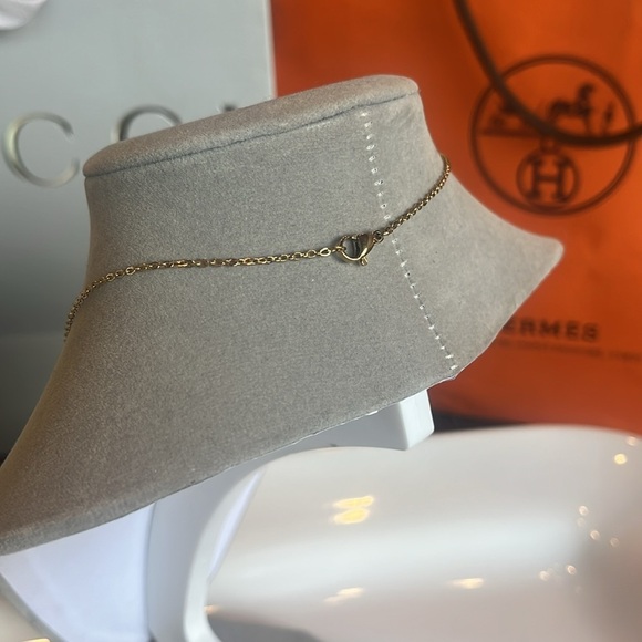 Elegant "E" Letter  Goldplate and Pearl Pendant Necklace - Picture 3 of 7